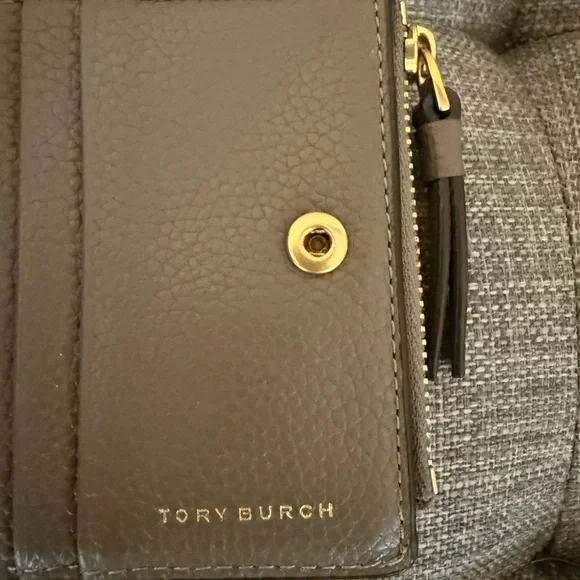 TORY BURCH McGraw Bi-fold wallet in Silver Maple (Grayish/Taupe) - Picture 5 of 10